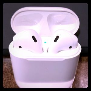1st Generation Apple AirPods